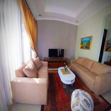 Gated 3Br Residence - 10 Mins From Malioboro Yogyakarta Ngoại thất bức ảnh