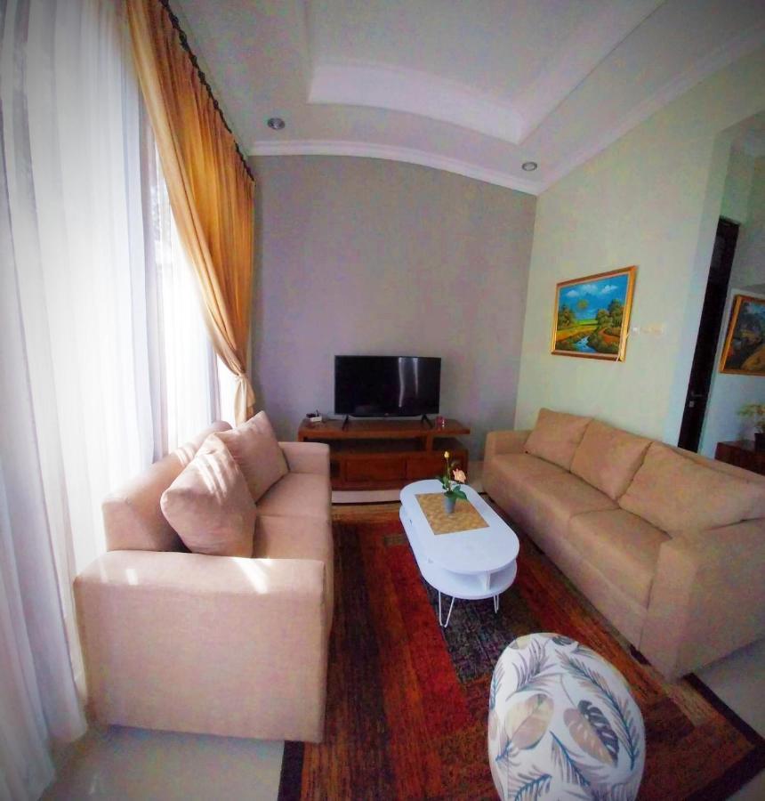 Gated 3Br Residence - 10 Mins From Malioboro Yogyakarta Ngoại thất bức ảnh