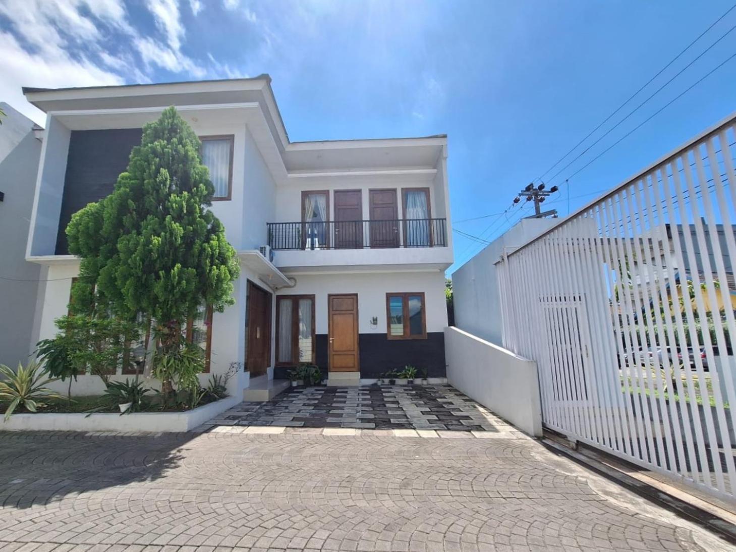 Gated 3Br Residence - 10 Mins From Malioboro Yogyakarta Ngoại thất bức ảnh
